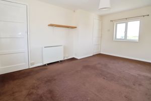 DE VERE ESTATE- click for photo gallery